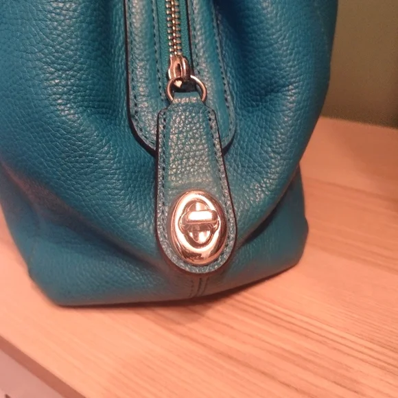 Coach Edie 31 Shoulder Bag Pebble Leather - Picture 6 of 16